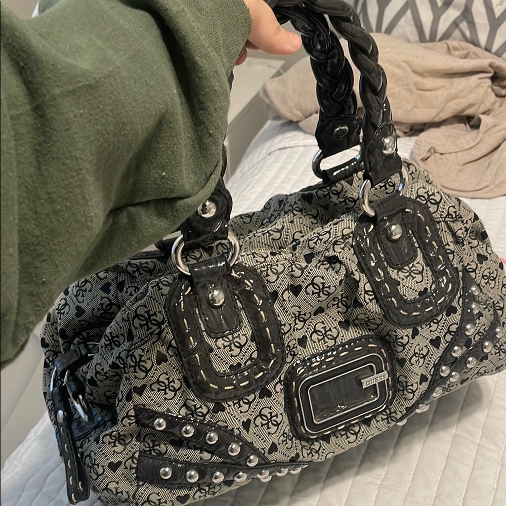 Stylish Black and Gray Monogram Women's Bag - Picture 2 of 3